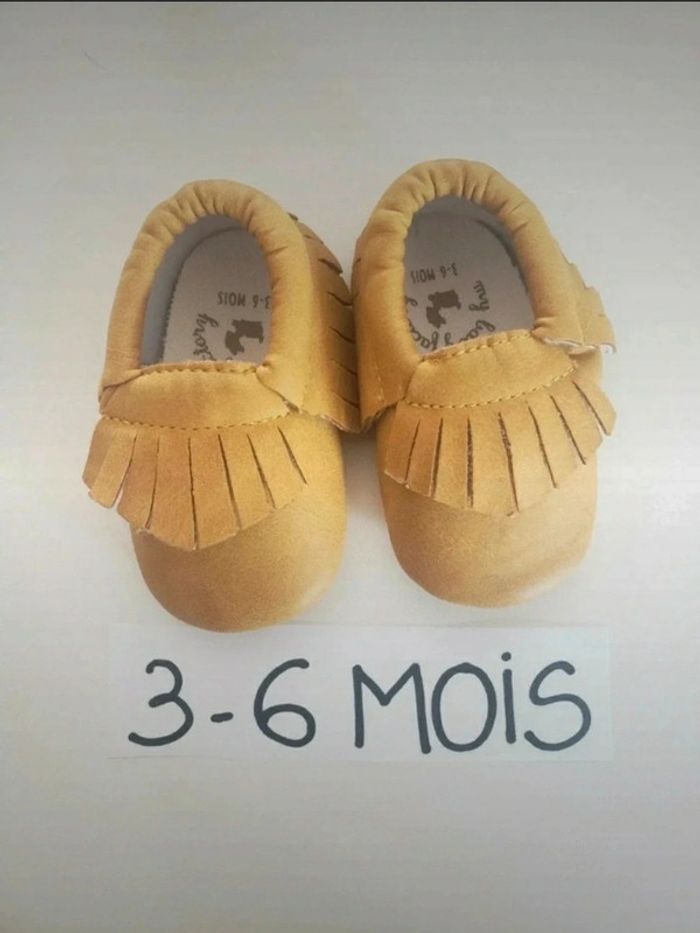 Chausson chaussure beige 3-6 mois souple neuf beige à frange