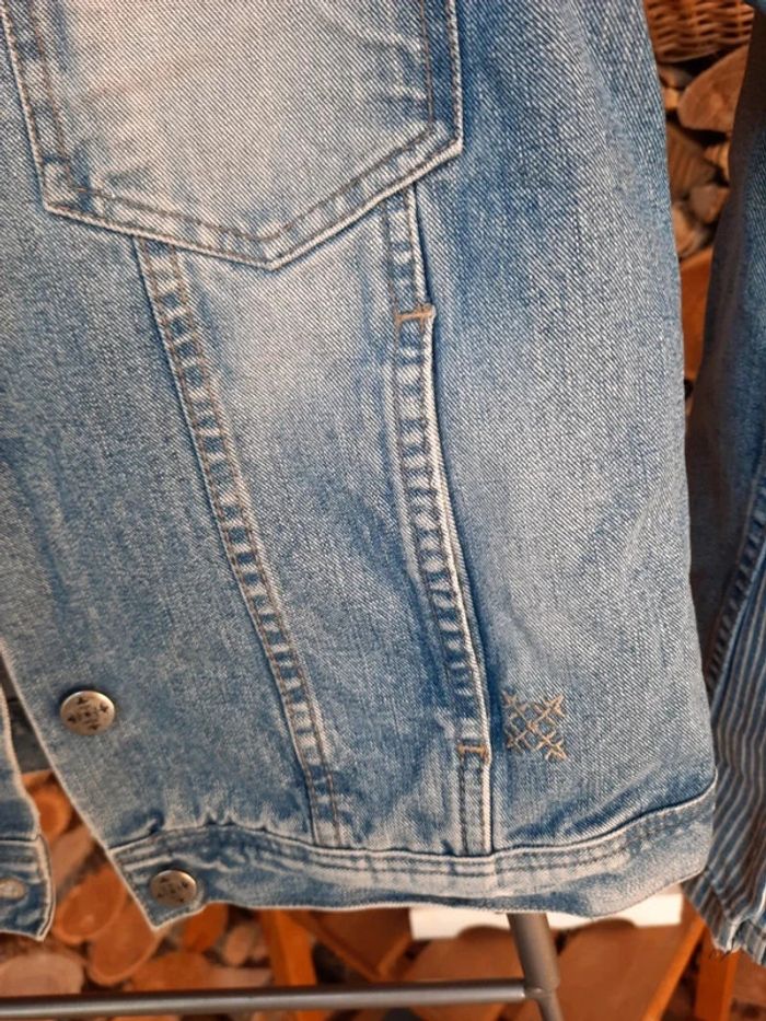 Veste en jean 14 ans très bon etat - photo numéro 3