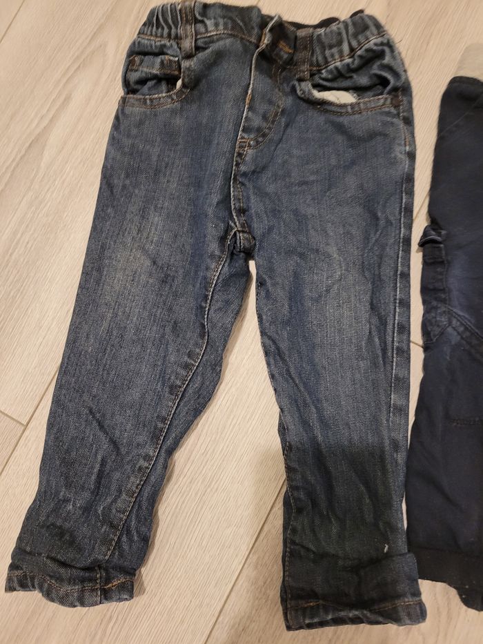 Lot de 2 pantalons taille 12 mois