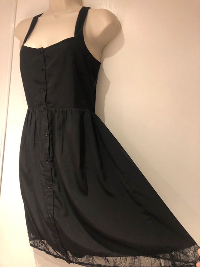 Petite robe noire Jennyfer dos en dentelle  taille 34 - photo numéro 14