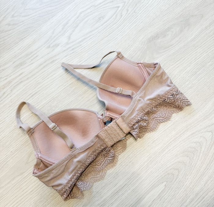 Soutien gorge rose poudré pailletée Gémo taille 90B - photo numéro 4