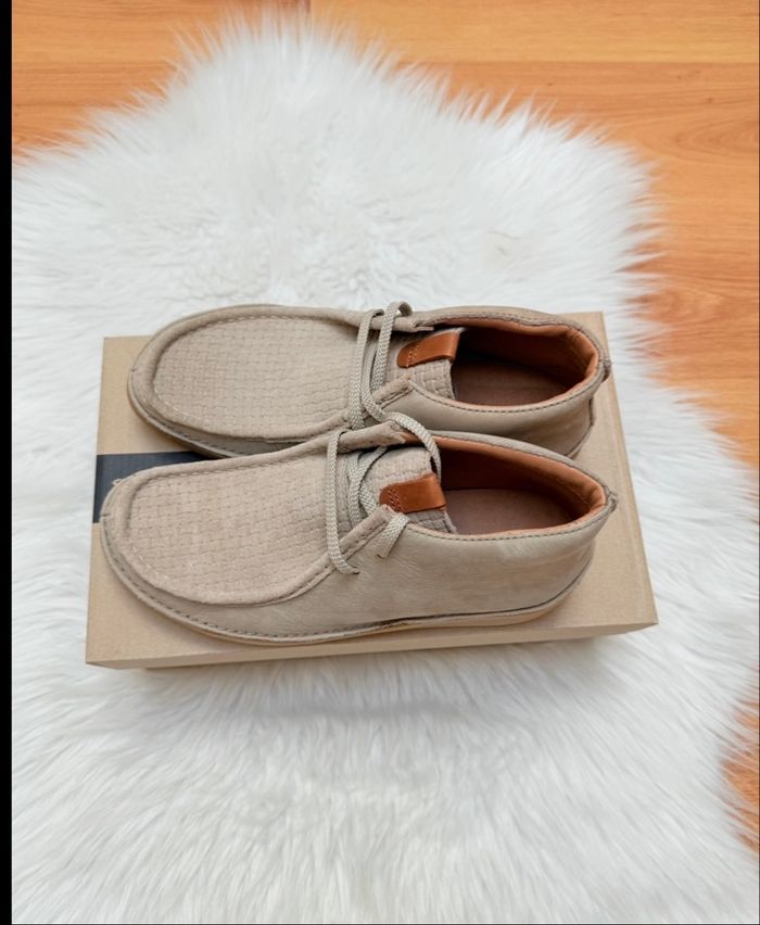 Chaussures Clarks Oakland Mid – Taille 39,5 – Cuir beige – Neuves avec boîte - photo numéro 9