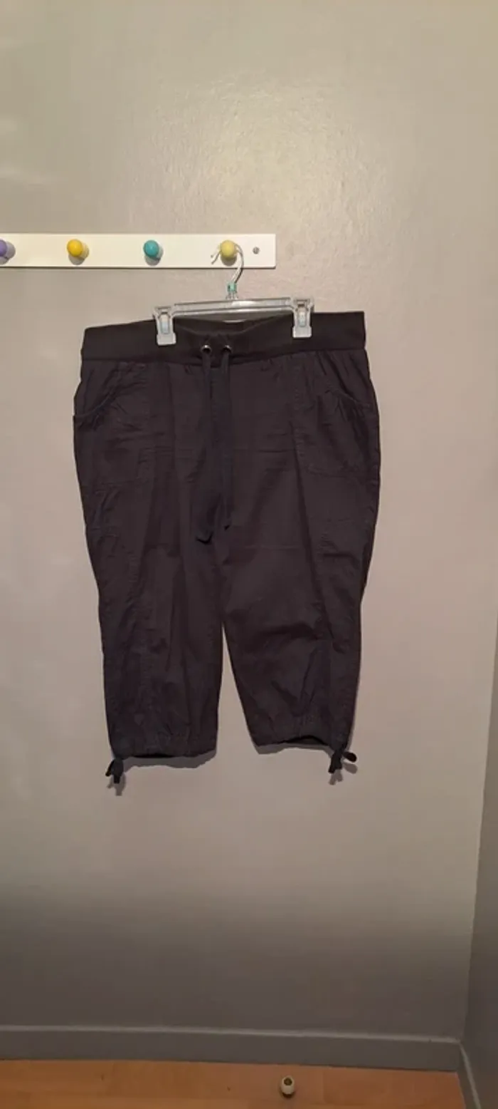 Corsaire femme noir - Marque Spot Basic - Taille 44 - Bon état.