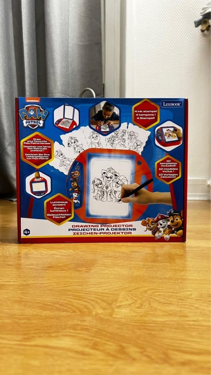 Projecteur à dessin pat patrouille neuf