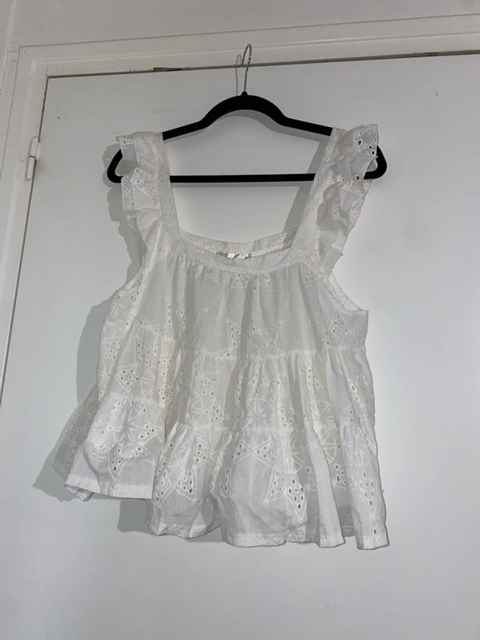 Blouse blanche brodée avec volant Taille M - photo numéro 7