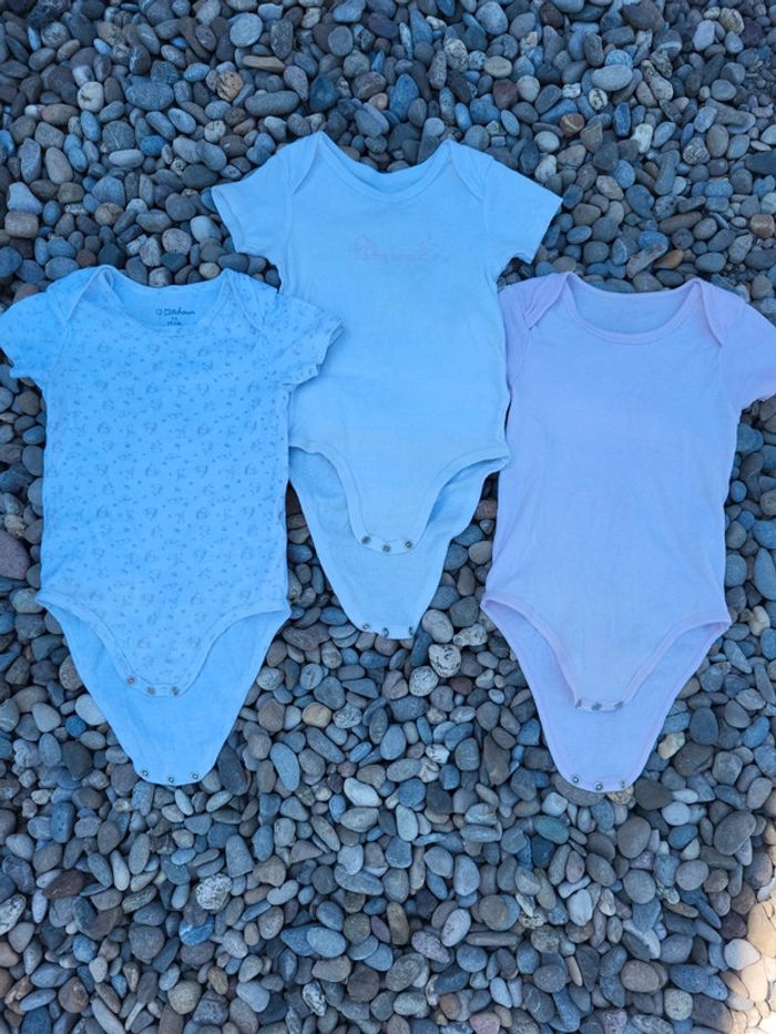 Lots de 3 body 3ans. - photo numéro 2
