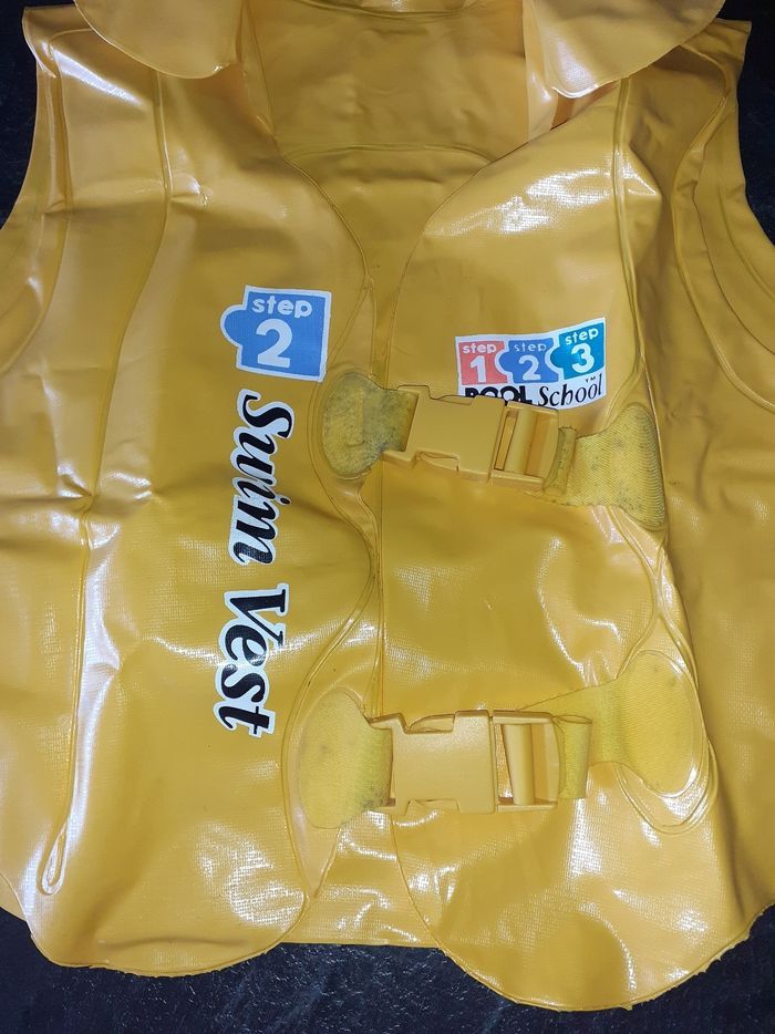 Gilet gonflable enfant 12-25 kg neuf - photo numéro 2