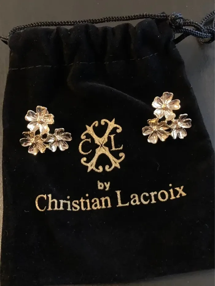 CxL by Christian Lacroix boucles d'oreilles dorées 3 fleurs