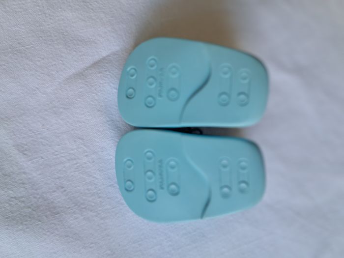 Chaussures bleues + chaussettes pour Poupée nouveau né garçon Corolle 1992 vintage - photo numéro 8