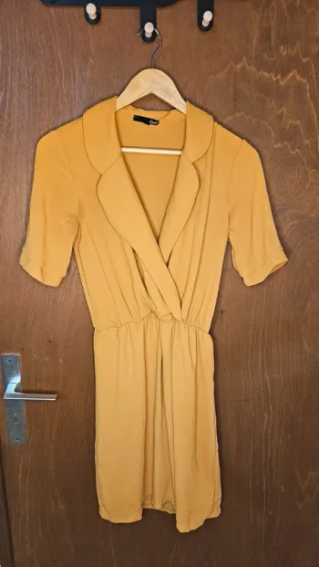 Robe jaune moutarde Etam