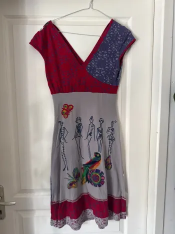 Robe originale vintage sans manches neuve style desigual