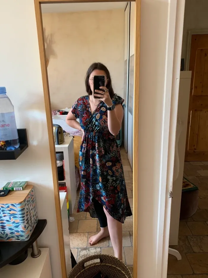 Robe longue asymétrique à manche courte noire à fleur Vintage Love taille S/M - photo numéro 12