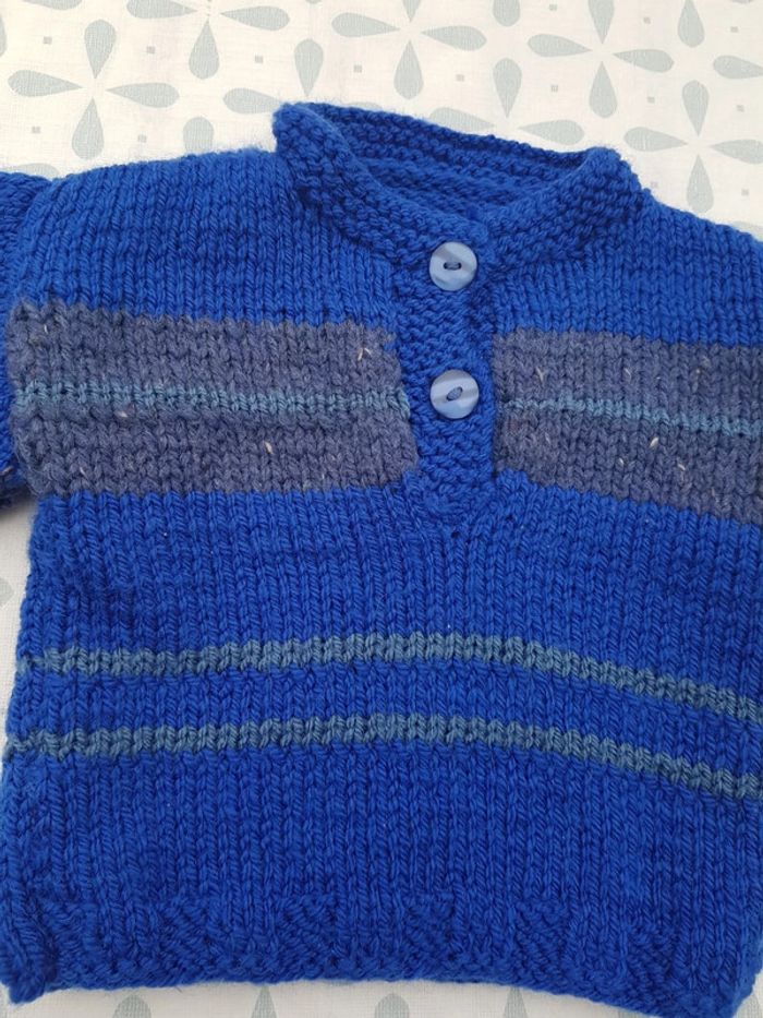 Pull fait main garçon 6 mois - photo numéro 2