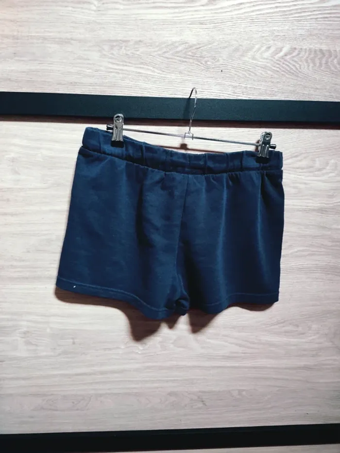 Short bleu foncé, dentelle sur le devant - photo numéro 3