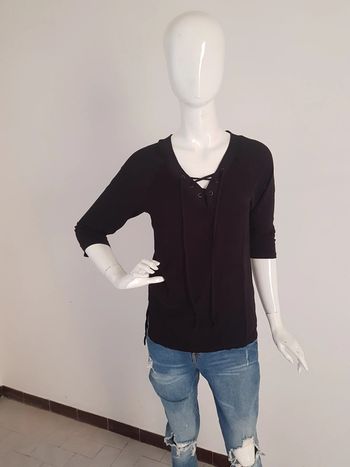 Top avec lacets noir