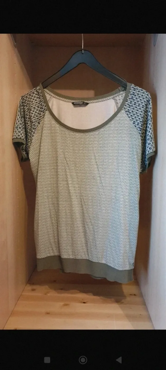 Lot tee shirt et blouse bonobo - photo numéro 2