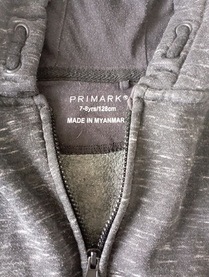 Gilet zippé à capuche gris manches longues Primark 7/8 ans 3€ - photo numéro 2