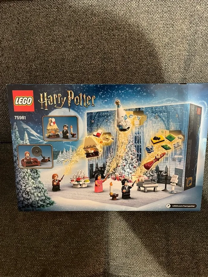 Lego Harry Potter 75981 calendrier de l avent scellé