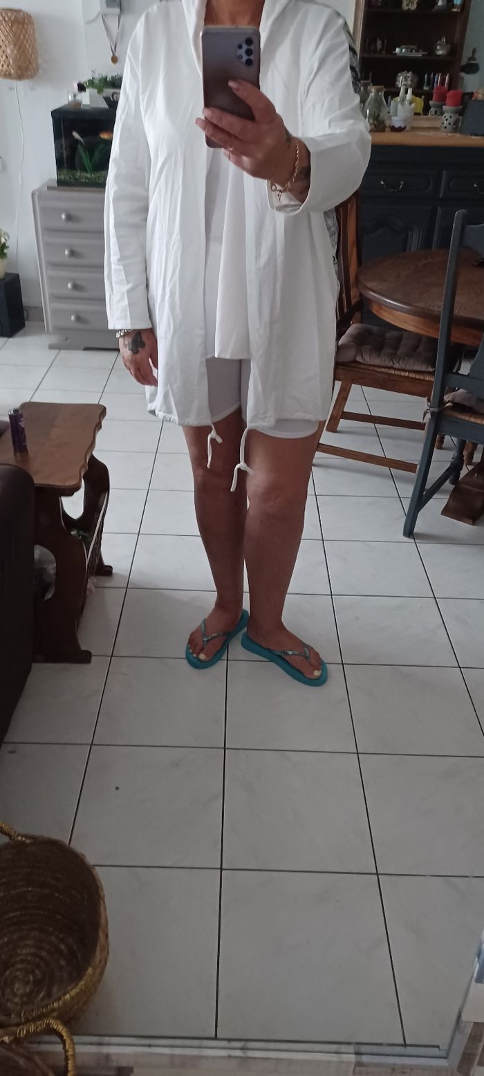 Très jolie veste à capuche femme T U