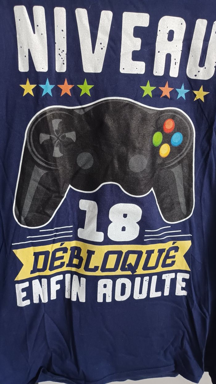 T-shirt spécial 18ans - photo numéro 3