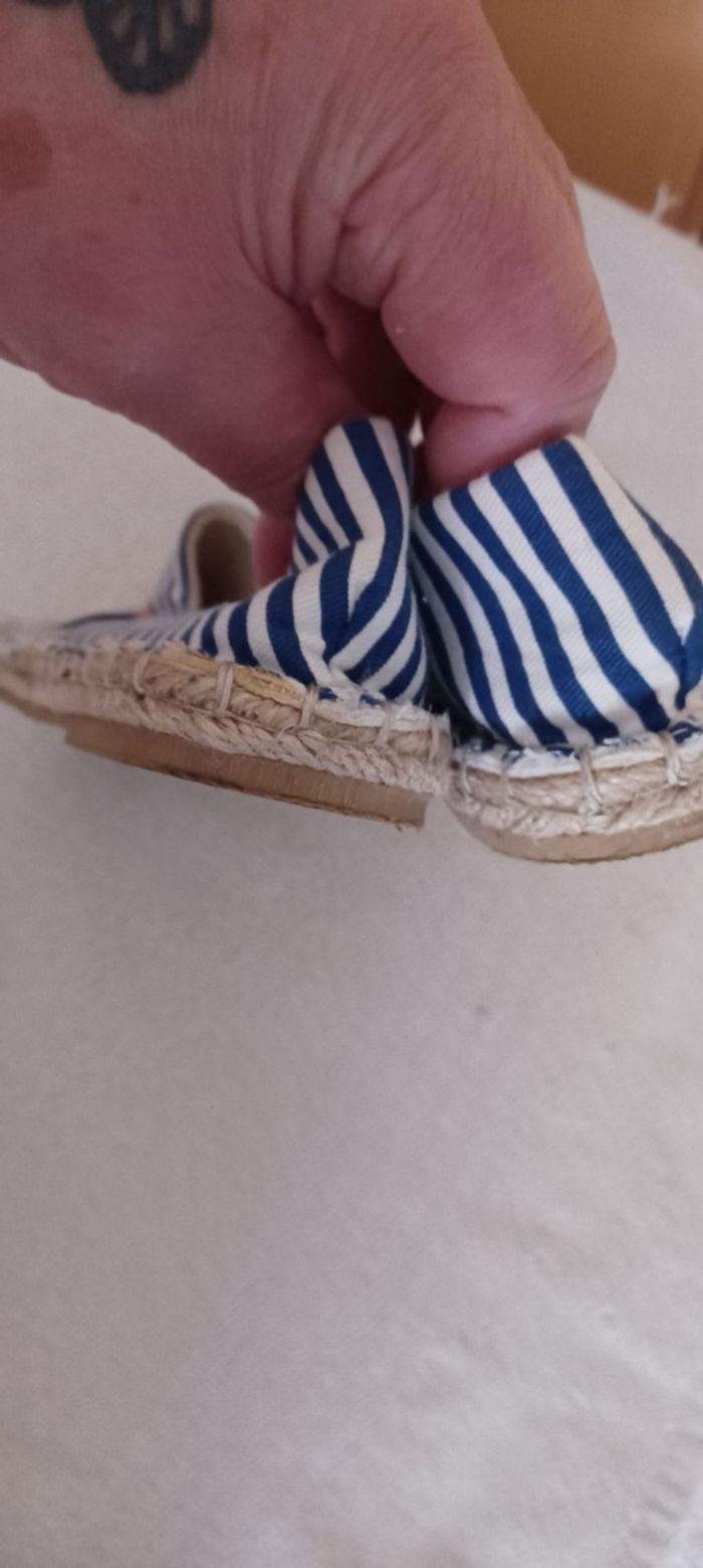 Très jolie paire d'espadrille fille Pointure 31 - photo numéro 6