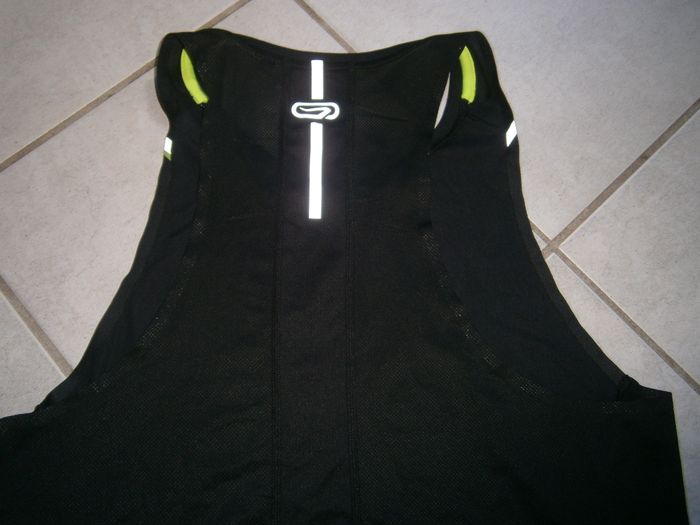 Débardeur noir DECATHLON Taille M NEUF - photo numéro 6