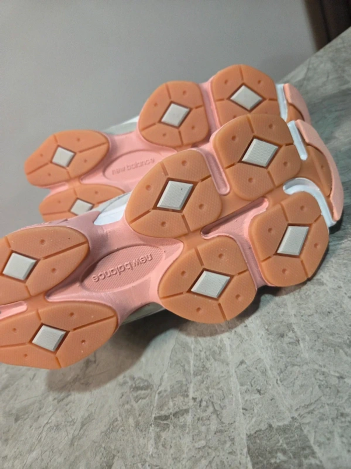 Baskets New Balance 9060 taille 38 - photo numéro 6