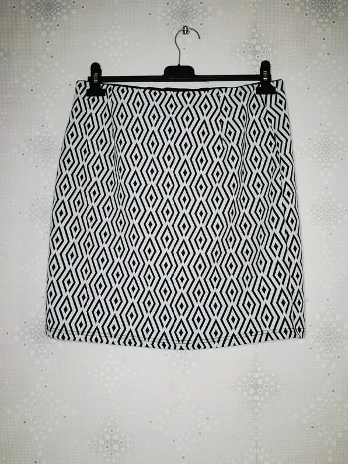 D4458 - jupe femme taille L - photo numéro 2