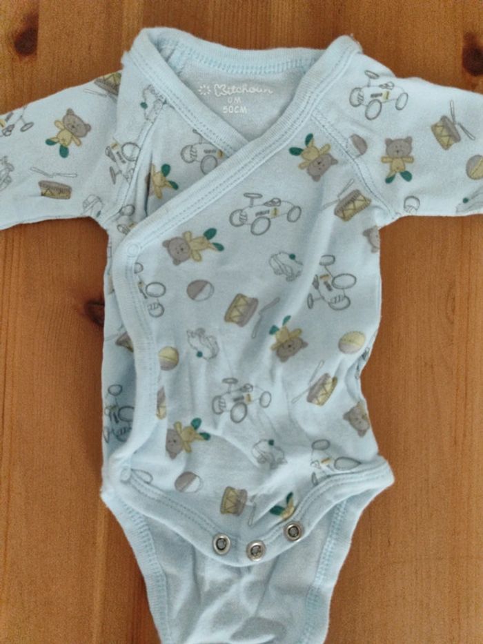 Lot 2 bodies et 1 pyjama Kiabi - photo numéro 7