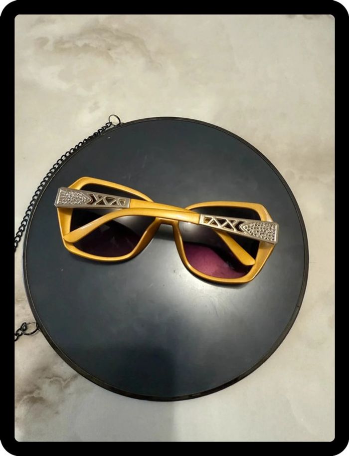 Lunette de soleil dorée - photo numéro 2
