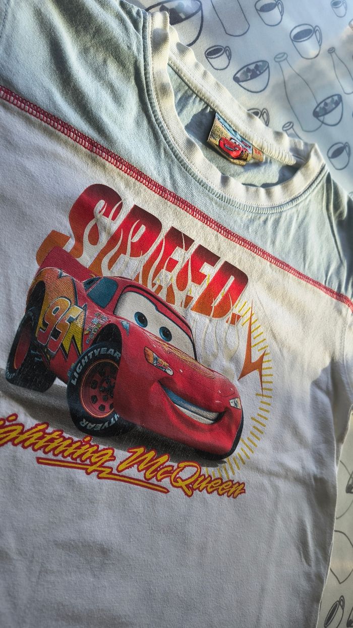 🩵 Superbe Tshirt bicolore Car's (8 ans) 🩵 - photo numéro 2