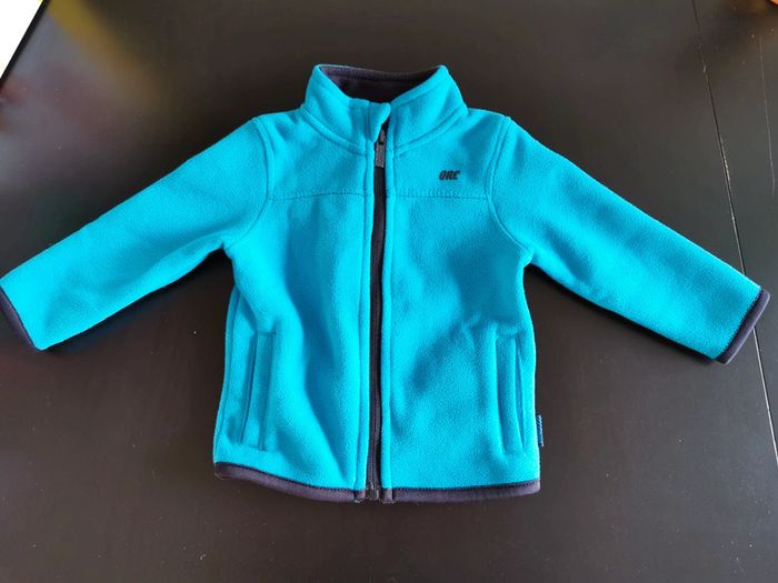Polaire bleue taille 9 mois