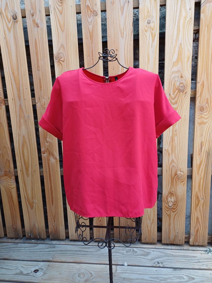 Jolie blouse à manches courtes rouge élégant Stradivarius taille L - photo numéro 3