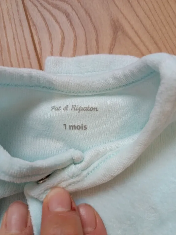 2 pyjamas 1 mois - photo numéro 3
