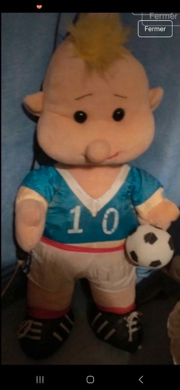 Peluche bébé foot