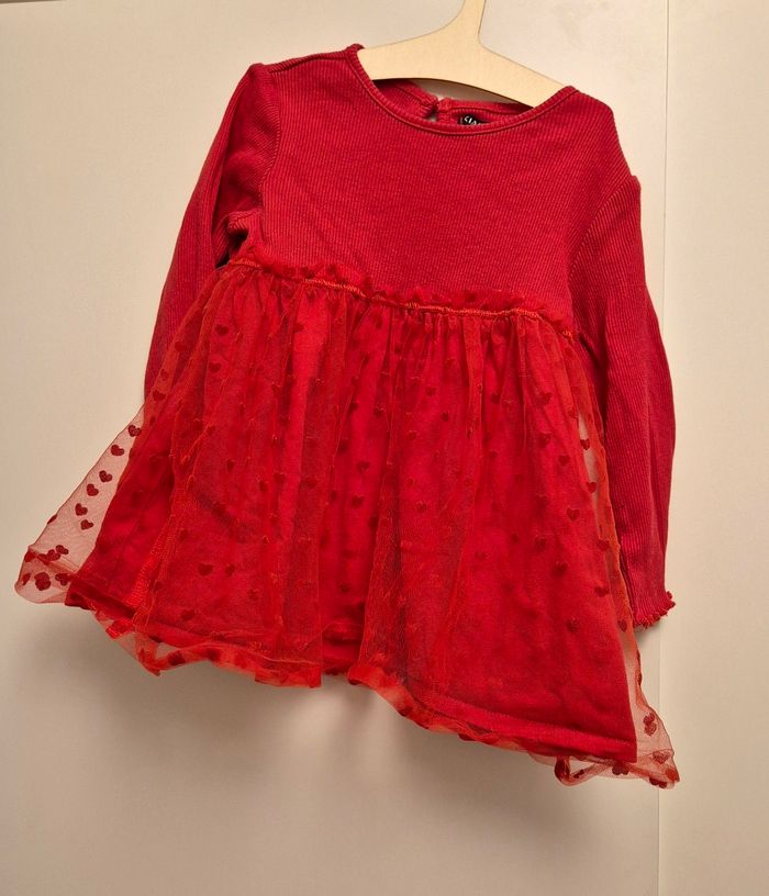 Robe rouge à cœurs
