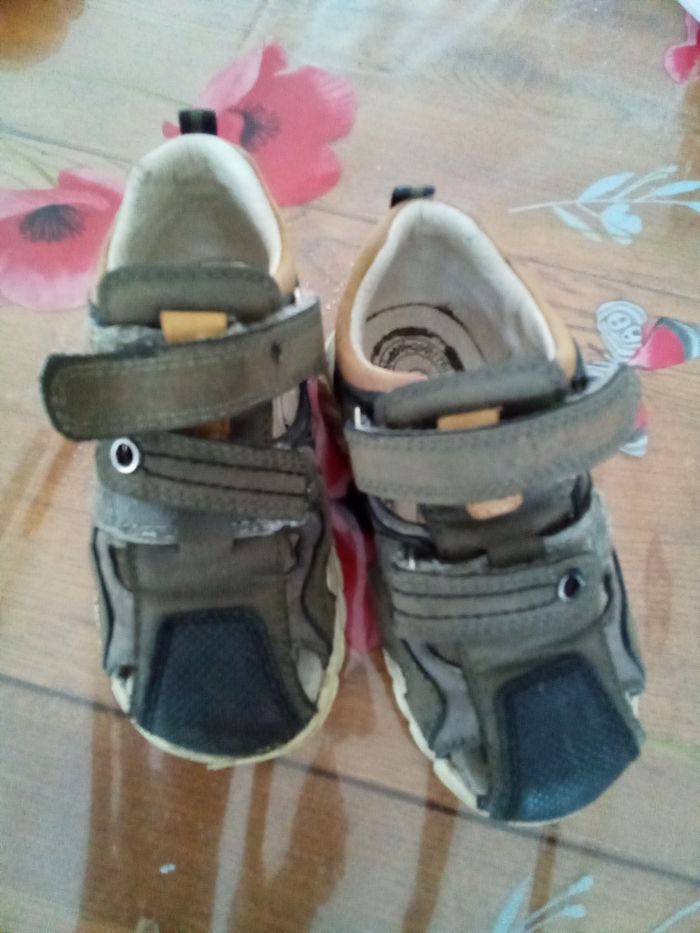 Sandales garçon taille 25