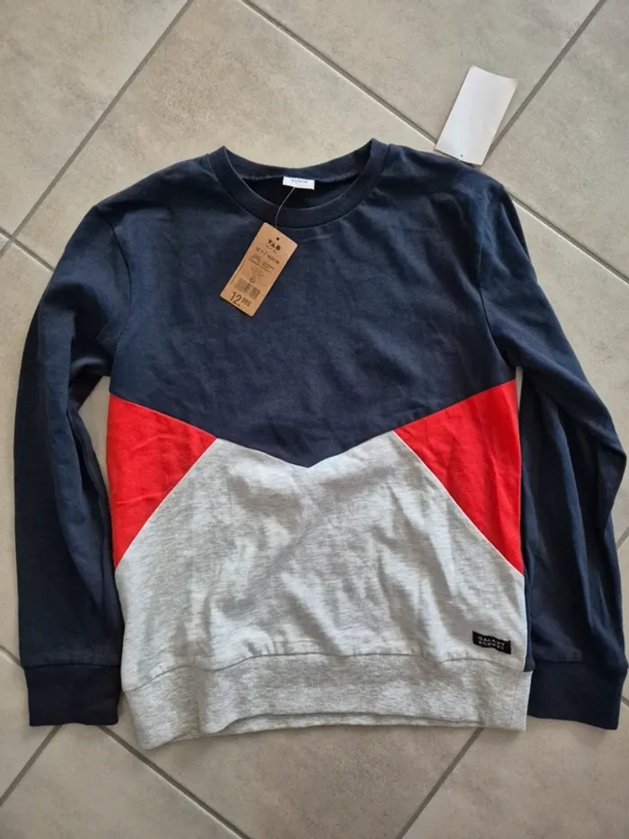 Sweat tape à l'œil neuf avec étiquettes