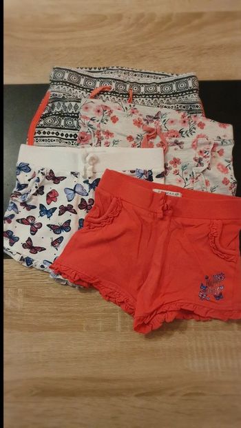Lot de 4 shorts 2-3 ans
