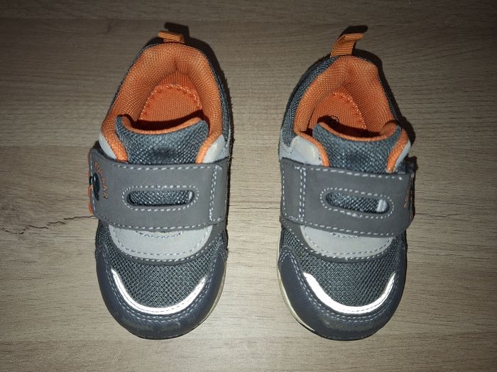 Lot sandalettes-baskets taille 22 - photo numéro 3