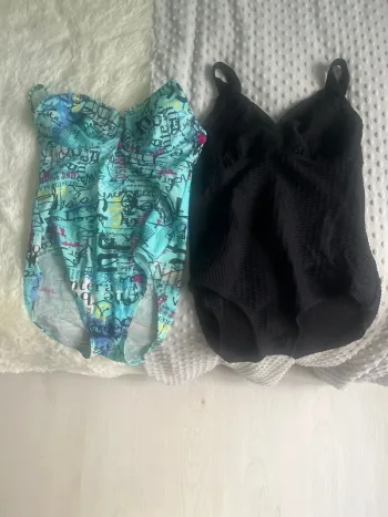 Lot 2 maillots de bains