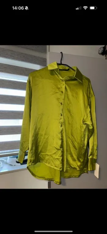 Chemise en satin taille L neuf