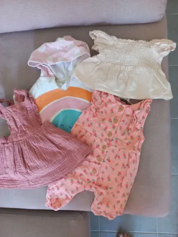 Lot 4 pieces