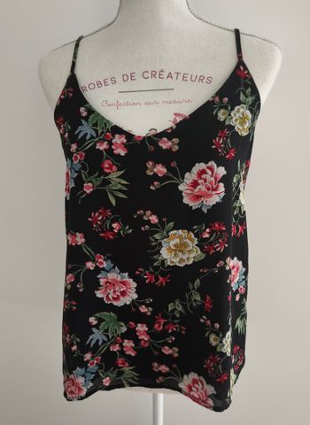 Top à fines bretelles fleuri Pimkie – Noir & motifs floraux 