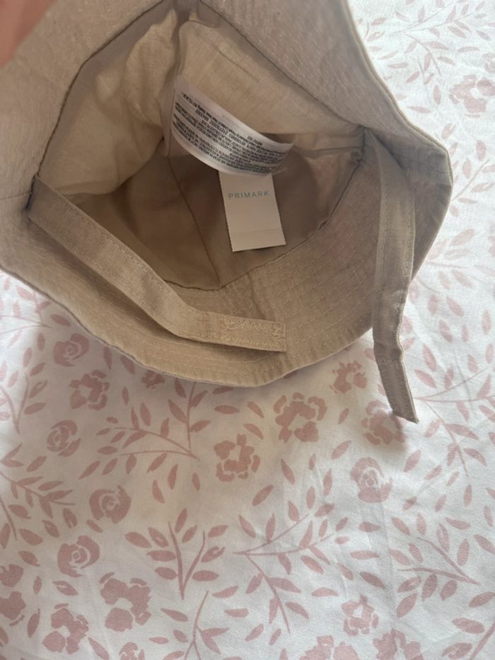 Chapeau neuf de primark taille 3/6mois - photo numéro 2
