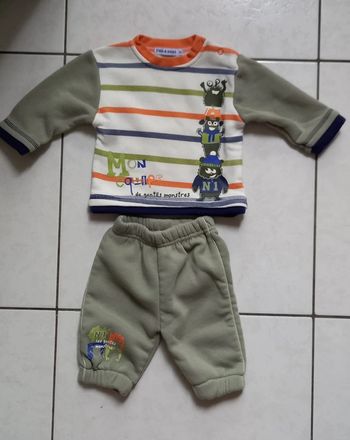 Ensemble petits monstres