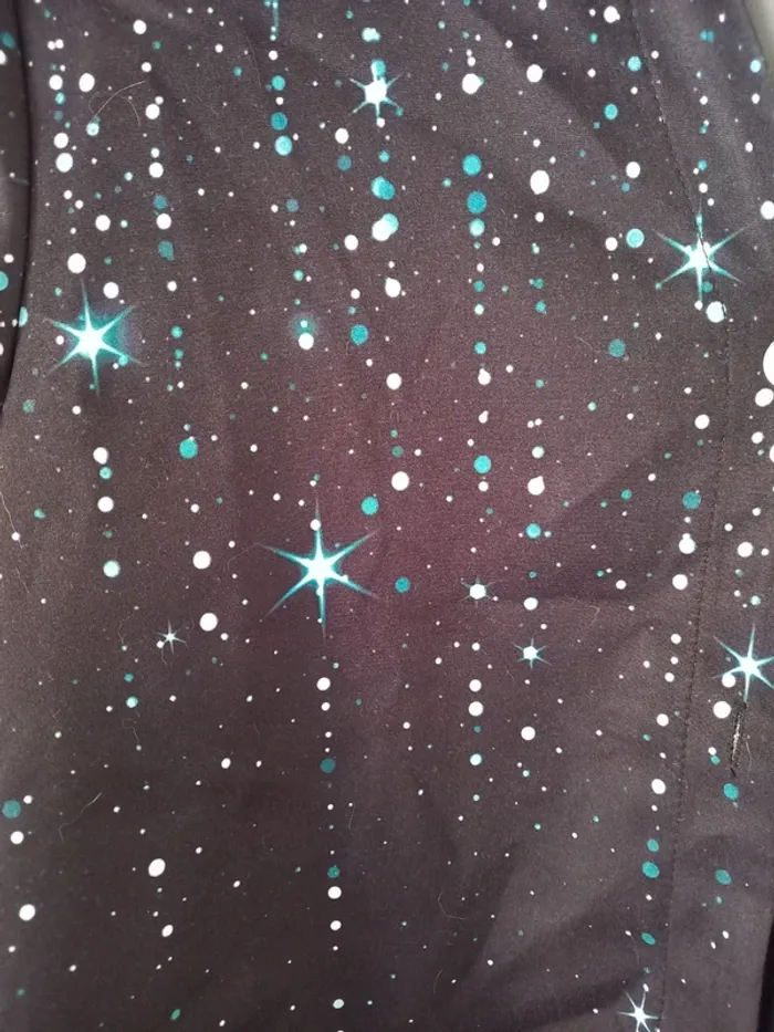 Chemise neuve en très bon état - photo numéro 3