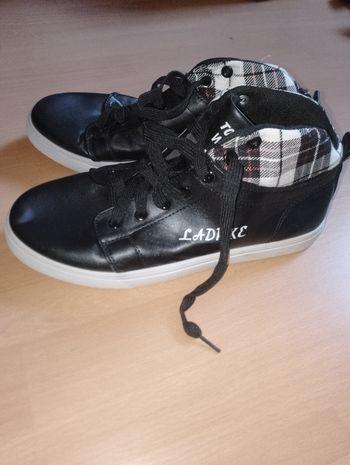 basket haute noir neuve
P.43