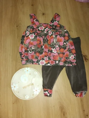 Ensemble  fleurie fille taille 6 mois