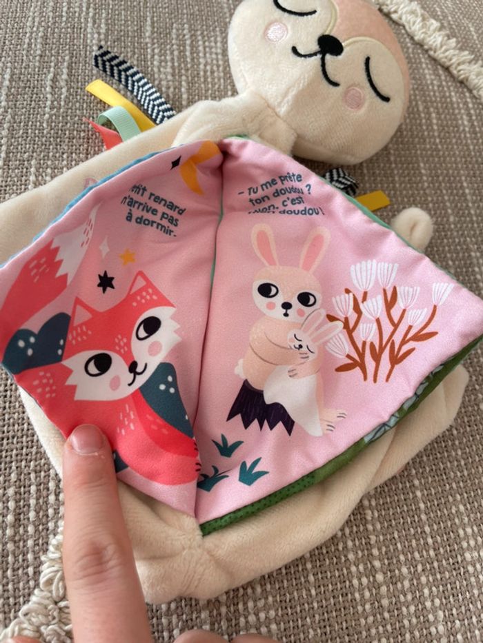 Peluche doudou plat livre tissu 30cm auzou lapin renard blanc et rose très bon état - photo numéro 6